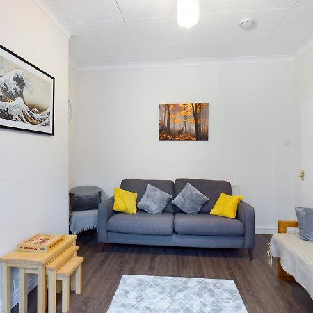 Cheerful 3 Bedroom Home With Free Parking And Wifi Chester Kültér fotó