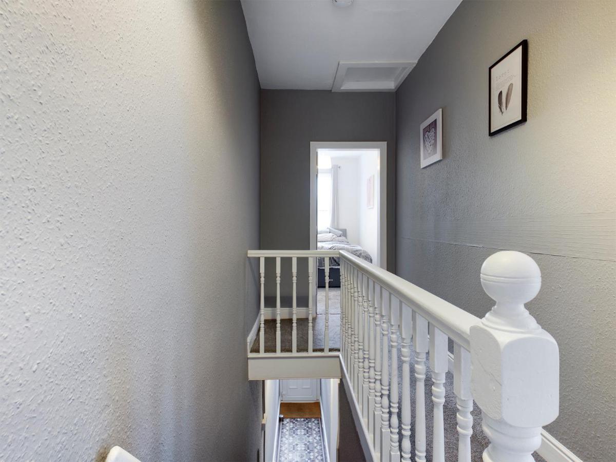 Cheerful 3 Bedroom Home With Free Parking And Wifi Chester Kültér fotó
